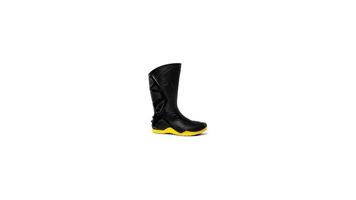 Melhores Botas de Motociclista Impermeáveis: Couro ou PVC?